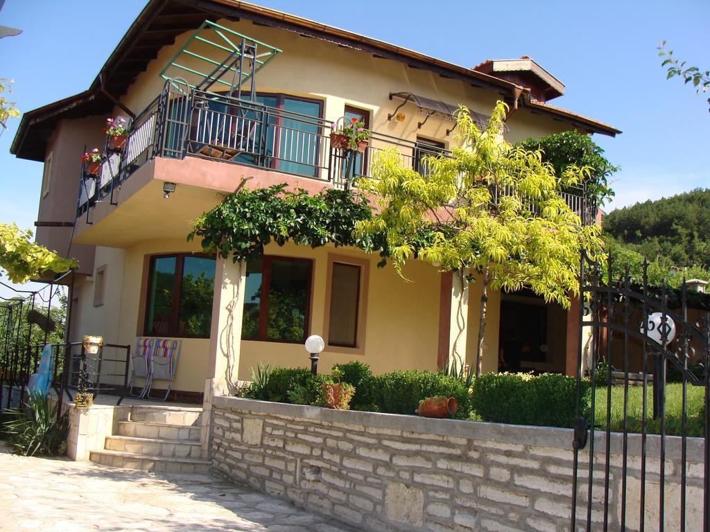 Vila Zlatevi Tatil Evi *